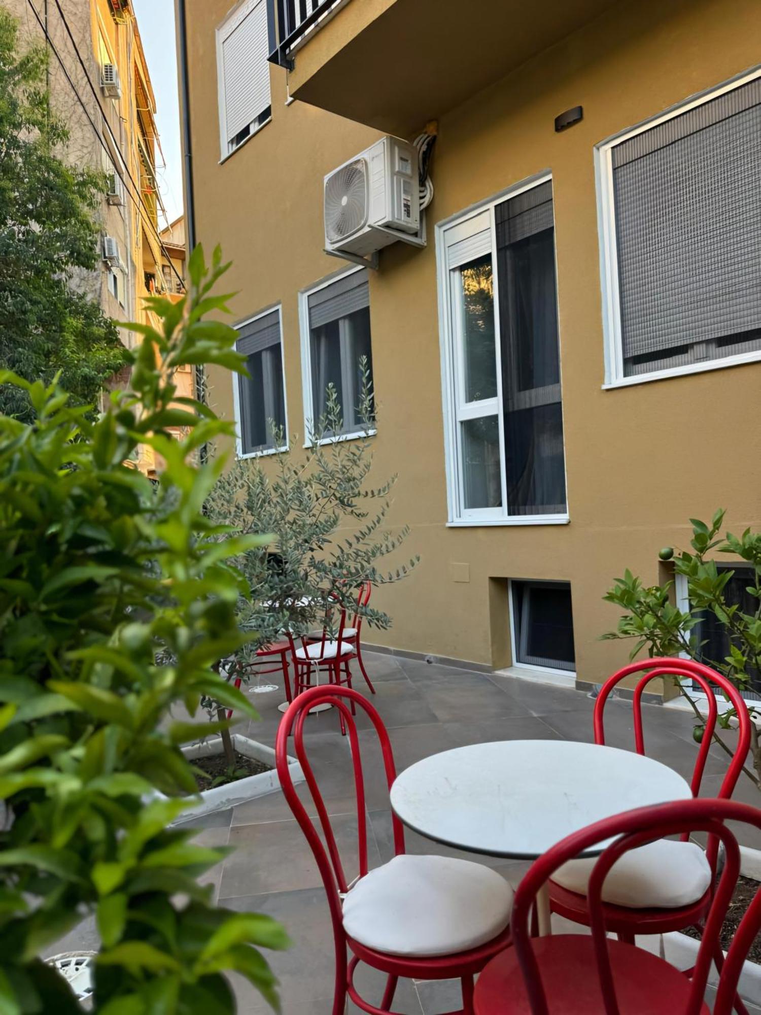 Vila Panto Tirana Esterno foto